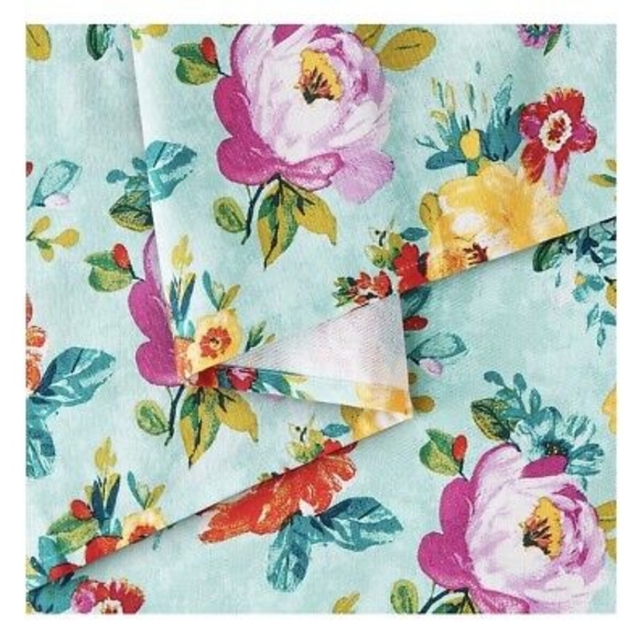 🌺 New Pioneer Woman Sweet Romance Fabric Tablecloth, 60" W x 102" L - Picture 3 of 6